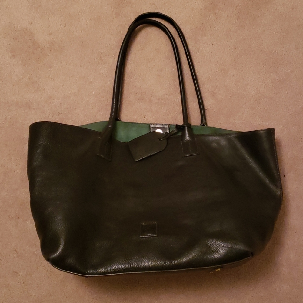 Dooney Bourke Black Leather Tote  (oversized)